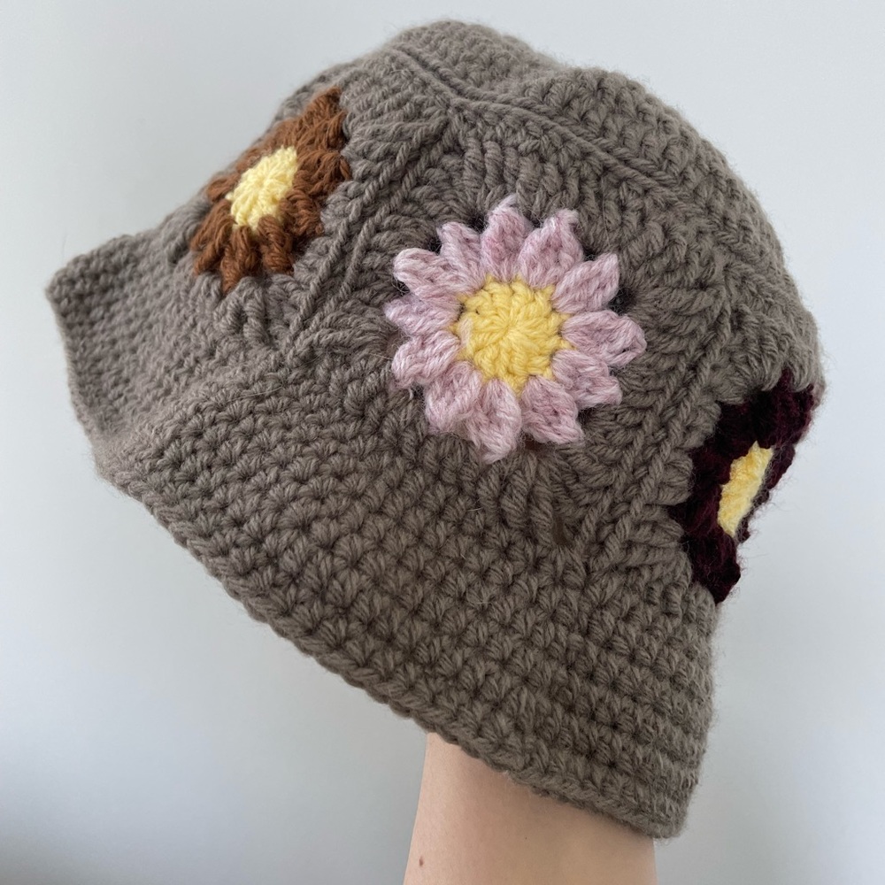 Crochet bucket hat